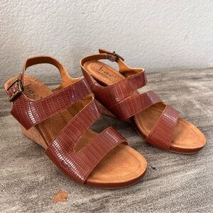 BOC Born Comfort Nara Brown Lizard
Cork Wedge Strapy Sandal size 11